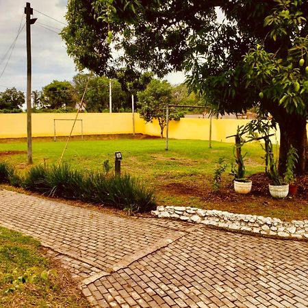 Chacara Charmosa Com Piscina, Campo De Futebol Villa Guaratingueta Ngoại thất bức ảnh