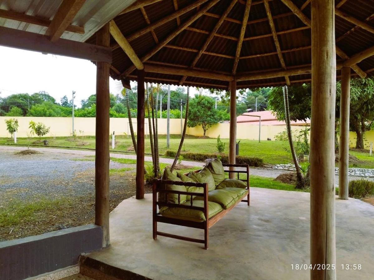 Chacara Charmosa Com Piscina, Campo De Futebol Villa Guaratingueta Ngoại thất bức ảnh